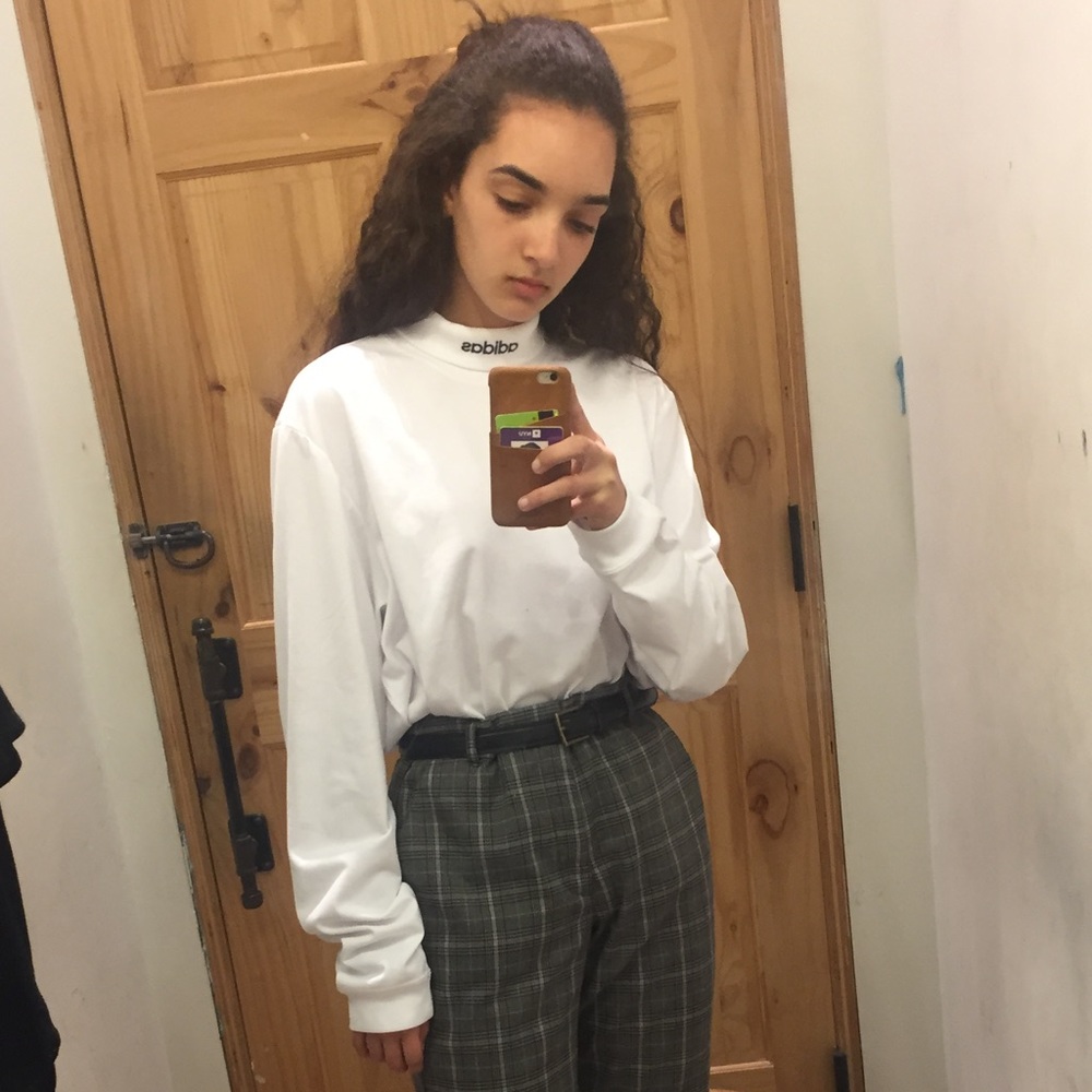 Size XL baggy Adidas turtleneck